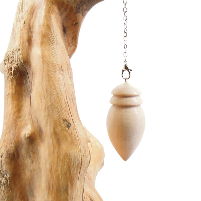 Pendule artisanal de radiesthésie en érable ondé avec chainette. (Copie)