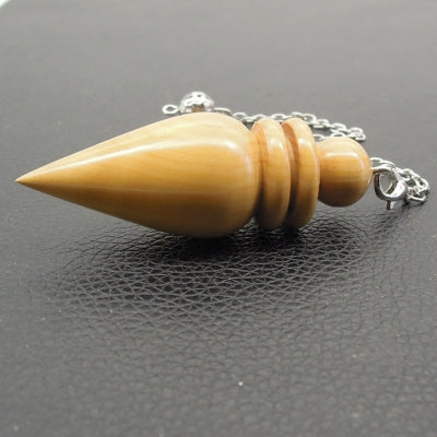 Pendule artisanal de radiesthésie en buis avec chainette.