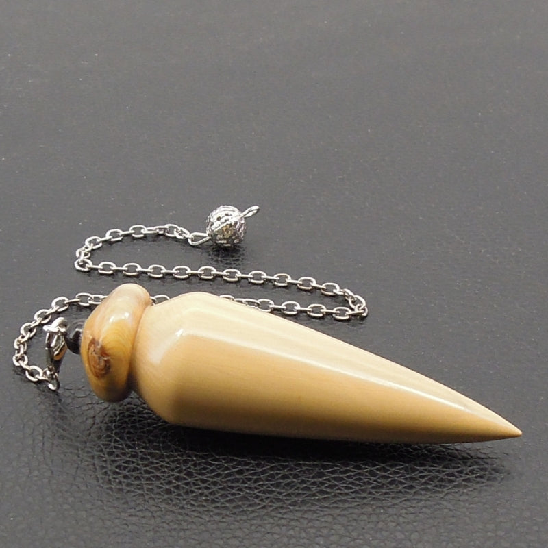 Pendule artisanal de radiesthésie en buis plombé avec chainette.