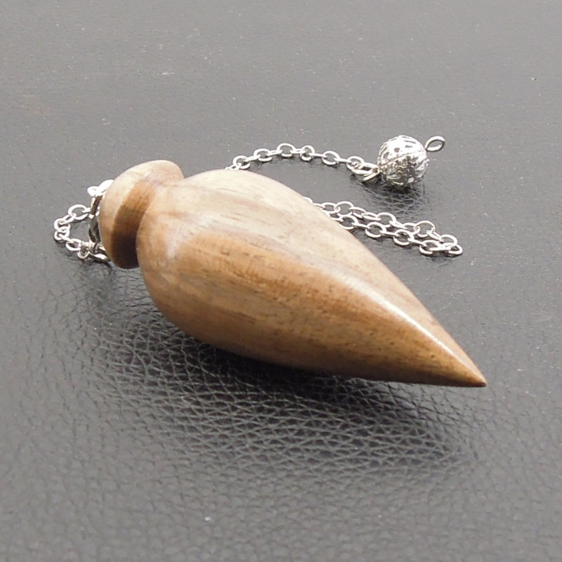 Pendule artisanal de radiesthésie en noyer avec chainette