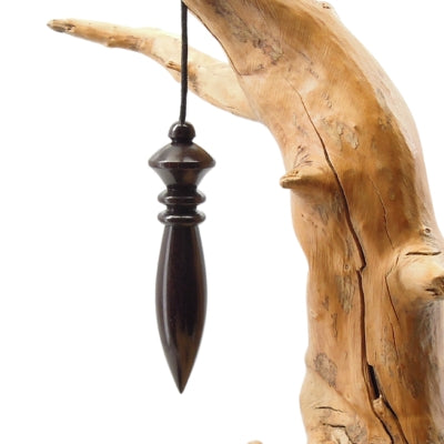 Pendule artisanal de radiesthésie en bois de fer cordon collé