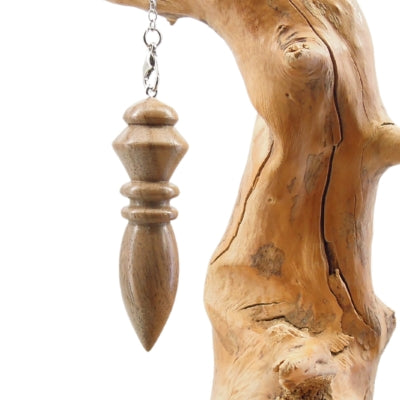 Pendule artisanal de radiesthésie en noyer avec chainette