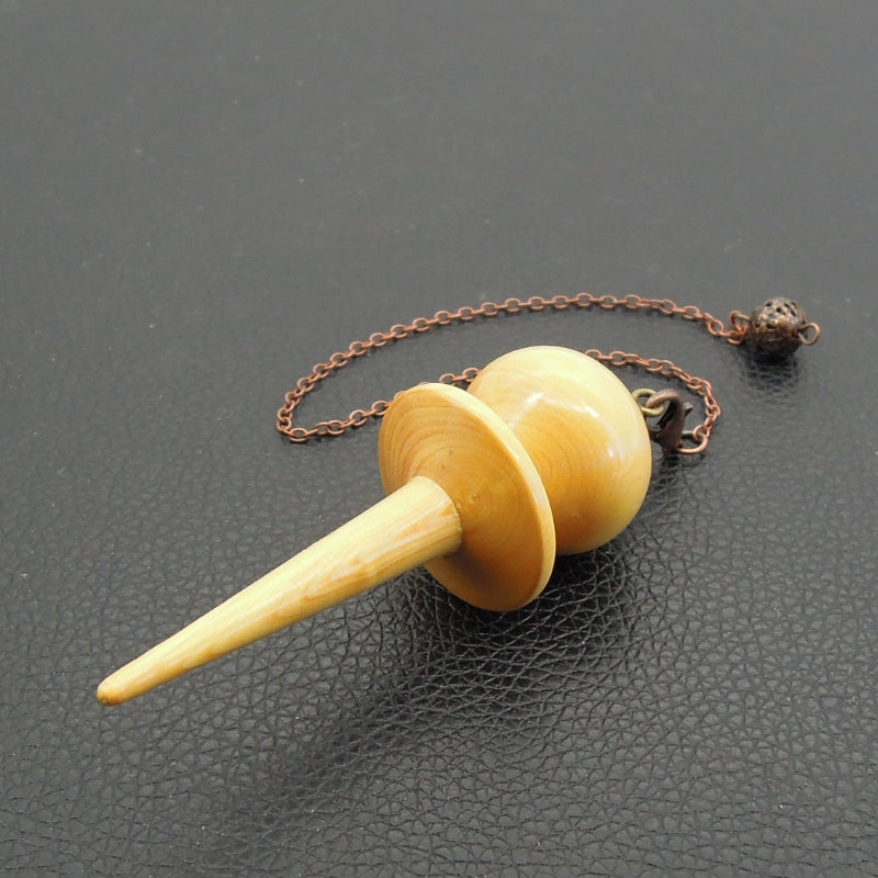 Pendule artisanal de radiesthésie en buis avec coupelle et chainette..