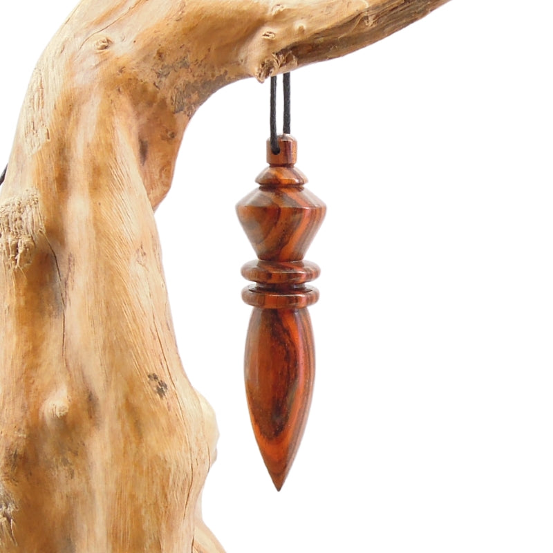 Pendule artisanal divinatoire en cocobolo avec oeilleton