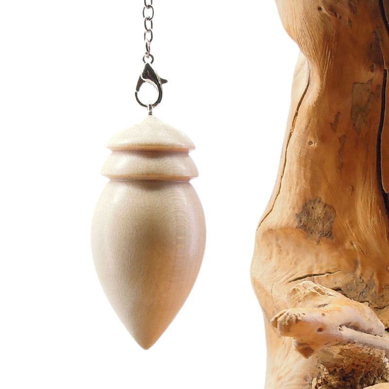 Pendule artisanal de radiesthésie en érable ondé avec chainette. (Copie)
