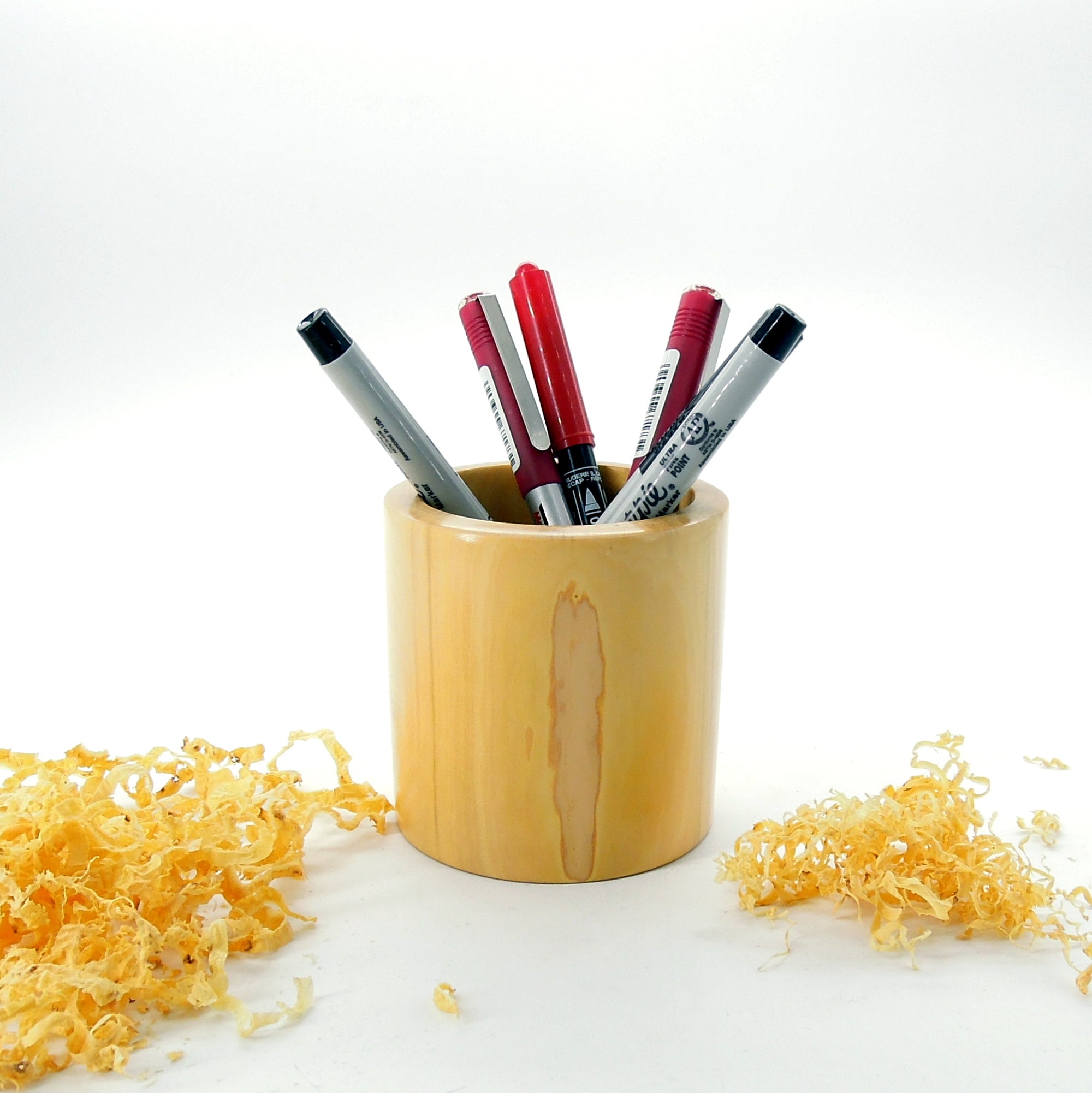 Pot à crayons en bois de buis.