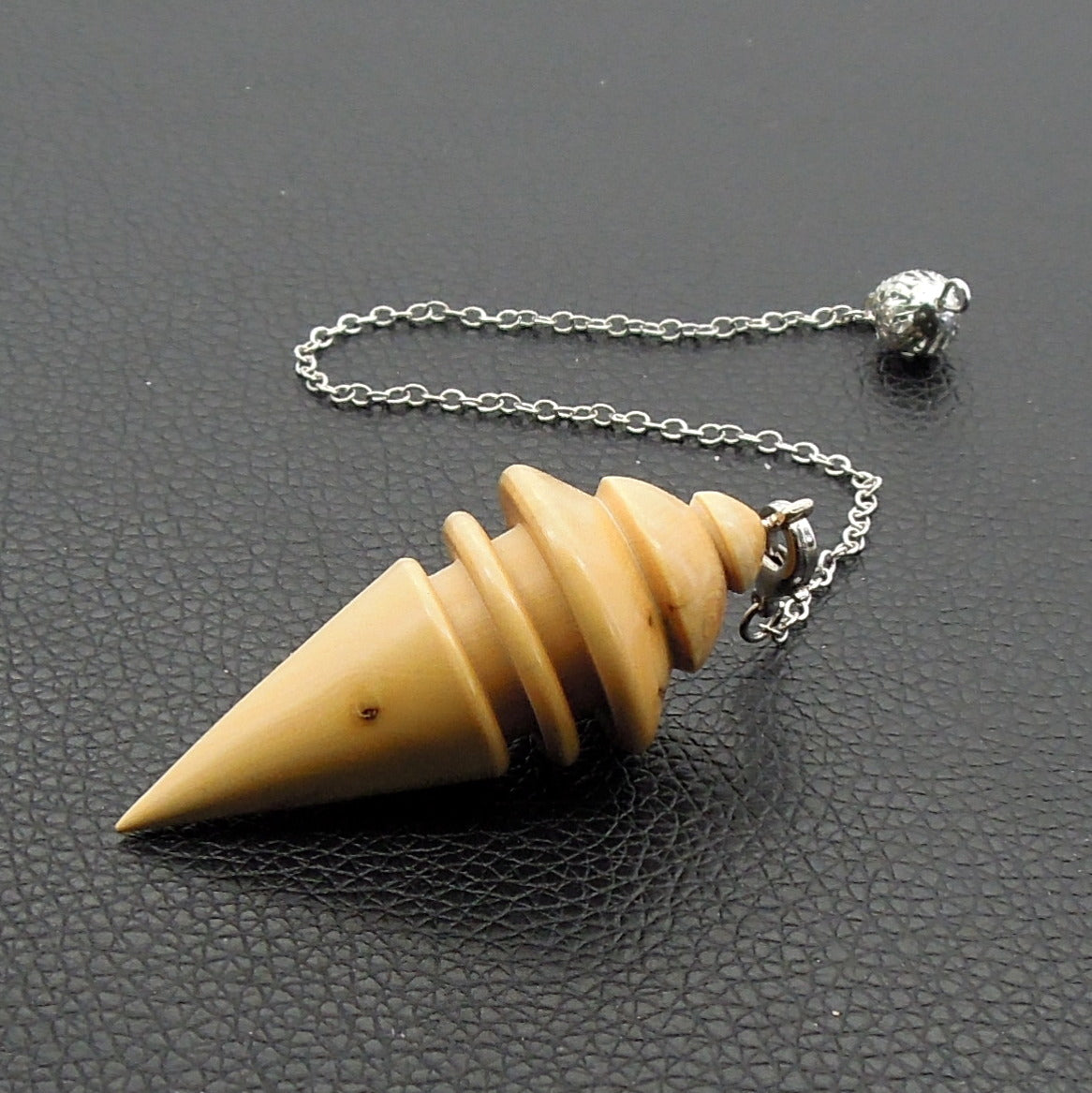Pendule en bois de buis