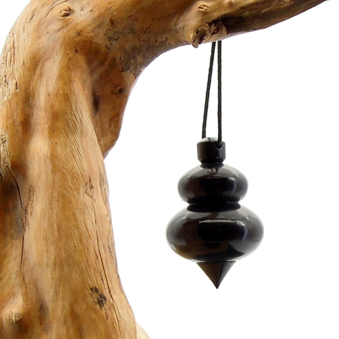 Pendule artisanal divinatoire en ébène avec oeilleton