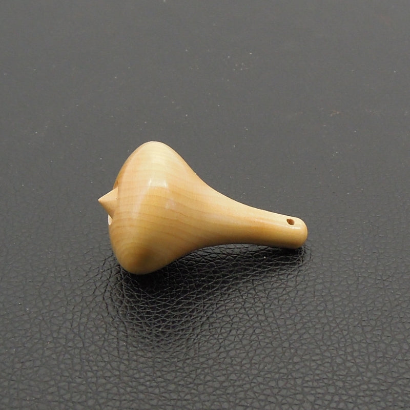 Pendule artisanal de radiesthésie en buis avec oeilleton.