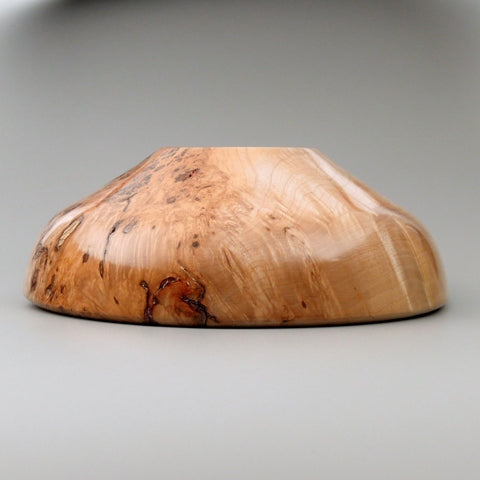 Coupe en bois d’érable de bourgogne avec présence de loupe. 