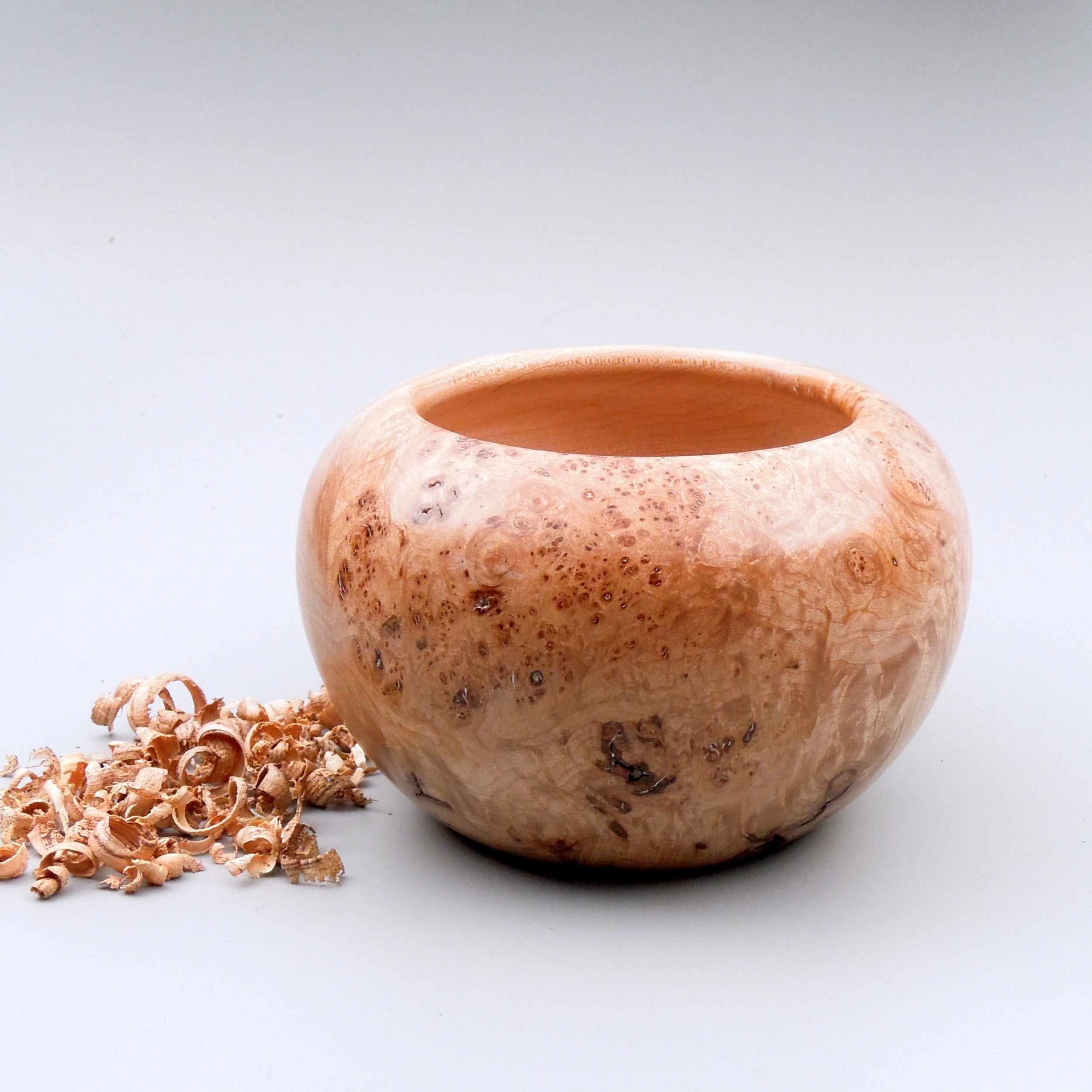 Pot en bois d’érable de Bourgogne. (présence de loupe) #1